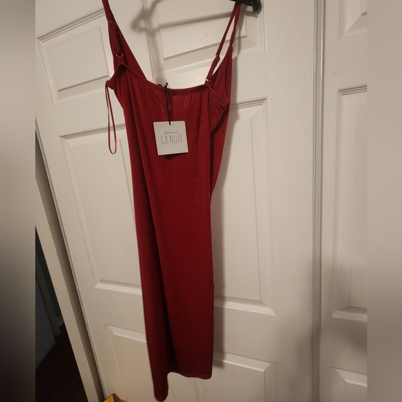 Red dress - Picture 2 of 2